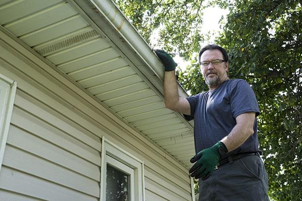 Gutter Cleaning of Mason City team